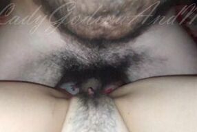 Maria Sofia in collegio si fa scopare con il mestruo e sborrare sulla figa pelosa! Dialoghi italiano