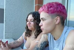 ¿MI FANTASÍA?, que me des un oral en el balcón.