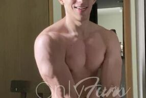 A dance before a good muscle and cum worship