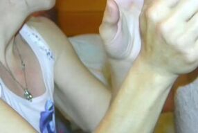 I squeezed my husband's balls and he gave me a huge cum in my pussy