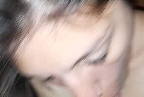 Gemidos y mamada acabaría con mi hermanastra