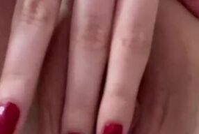 حشری شدم داشتم جق میزدم ???? فیلم گرفتم شما هم کص خیسم رو ببینین????????