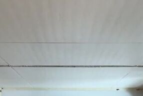 J’éjacules partout dans ma douche!