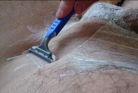 BBW Schlampe macht Rasur Versuch 2 ** der Rasierer **