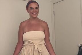 Redhead girlfriend begs for morning facial