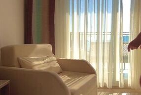 Stunning Blonde In Bikini Makes Him Cum In 2 Minutes On Hotel Chair (3x Perspectives) ????????