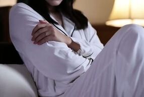 Nao Jinguji For The Sake Of Her Beloved Husband, She Is Repeatedly Creampied By A Super-sexual Evil Old Man Until 4K