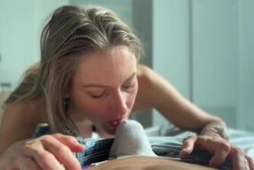 The Head Queen gives a Sloppy Blowjob in a Las Vegas Hotel